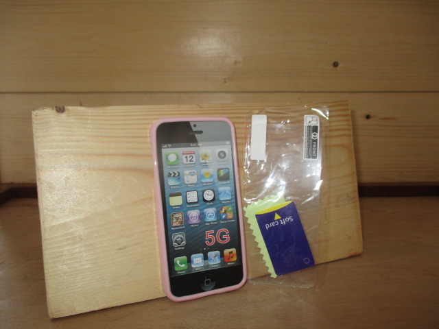 IPHONE 5c Gel phone case and screen protector in pink
