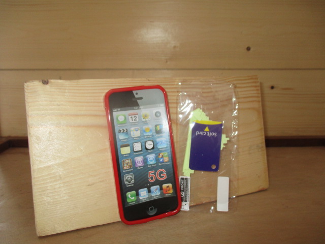 IPHONE 5c Gel phone case and screen protector in red