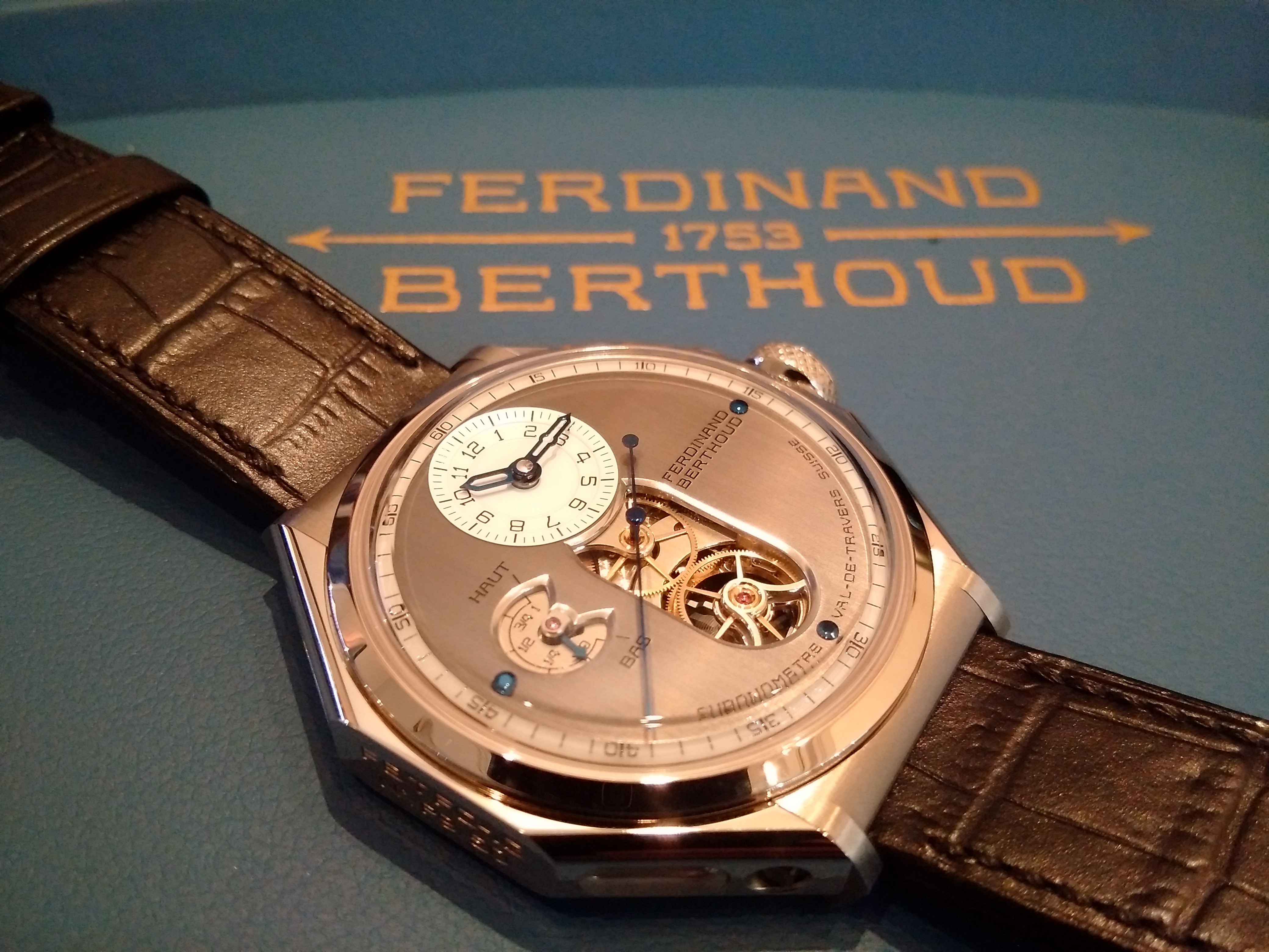 Rose Gold edition of the GPHG 2016 “AIGUILLE D’OR” - The Ferdinand Berthoud Chronometrie FB 1.