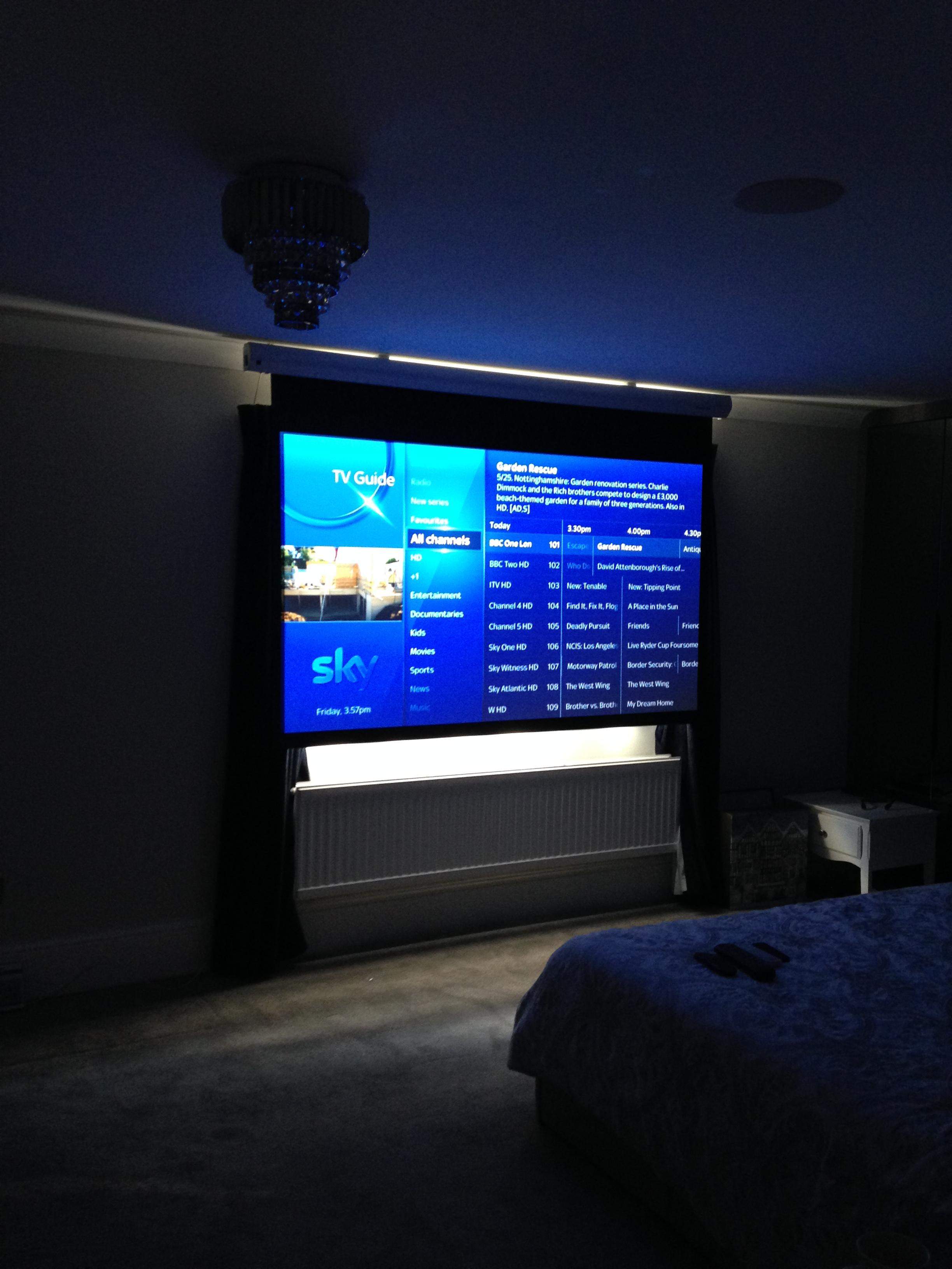 Grandview Cyber Electric Projector Screen 16:9